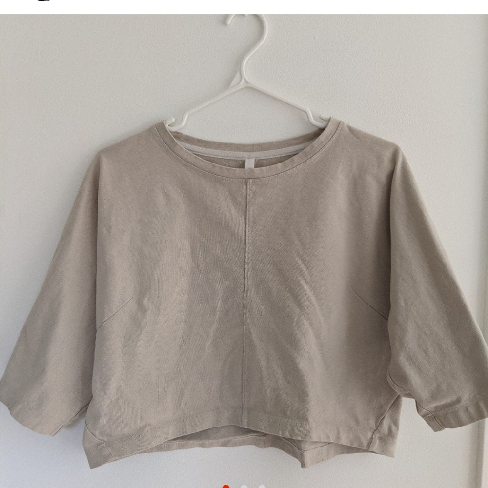 Aritzia Babaton summer cotton top
